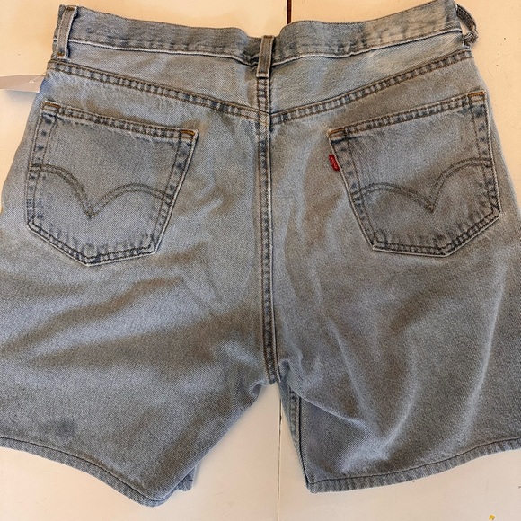 Vintage Levi's 505 Dad/Mom Shorts 36 Reg Fit 2005 Light Wash Y2K Denim No Patch - Picture 4 of 10